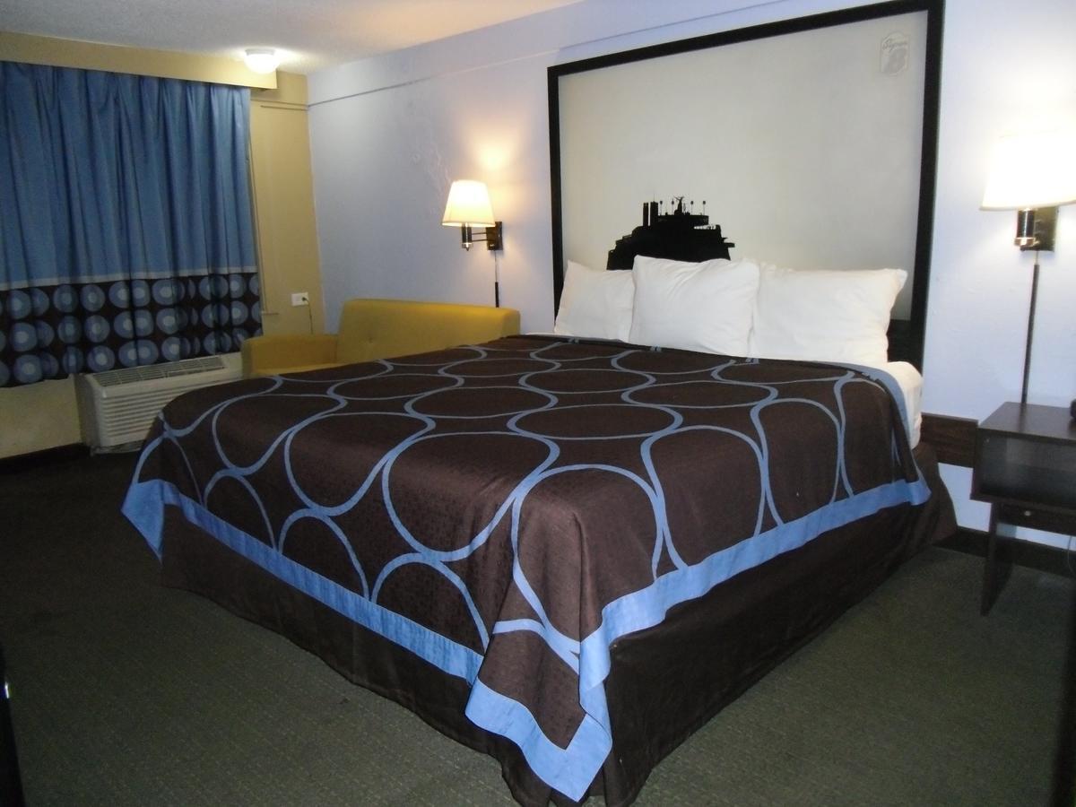 Super 8 By Wyndham Lantana West Palm Beach Exterior photo